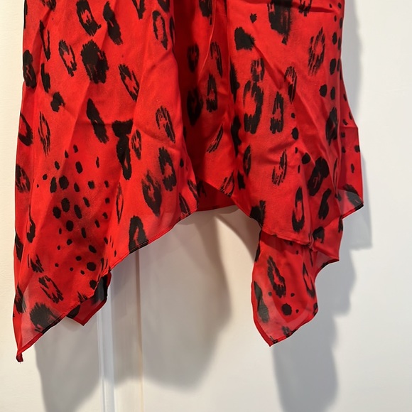 Red leopard sleeveless blouse - Picture 3 of 6